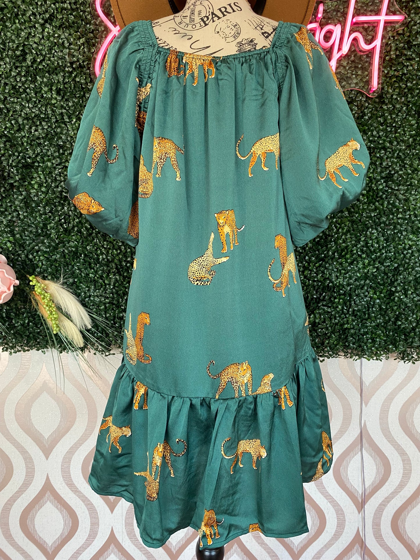 A1340 Puff sleeve emerald green dress