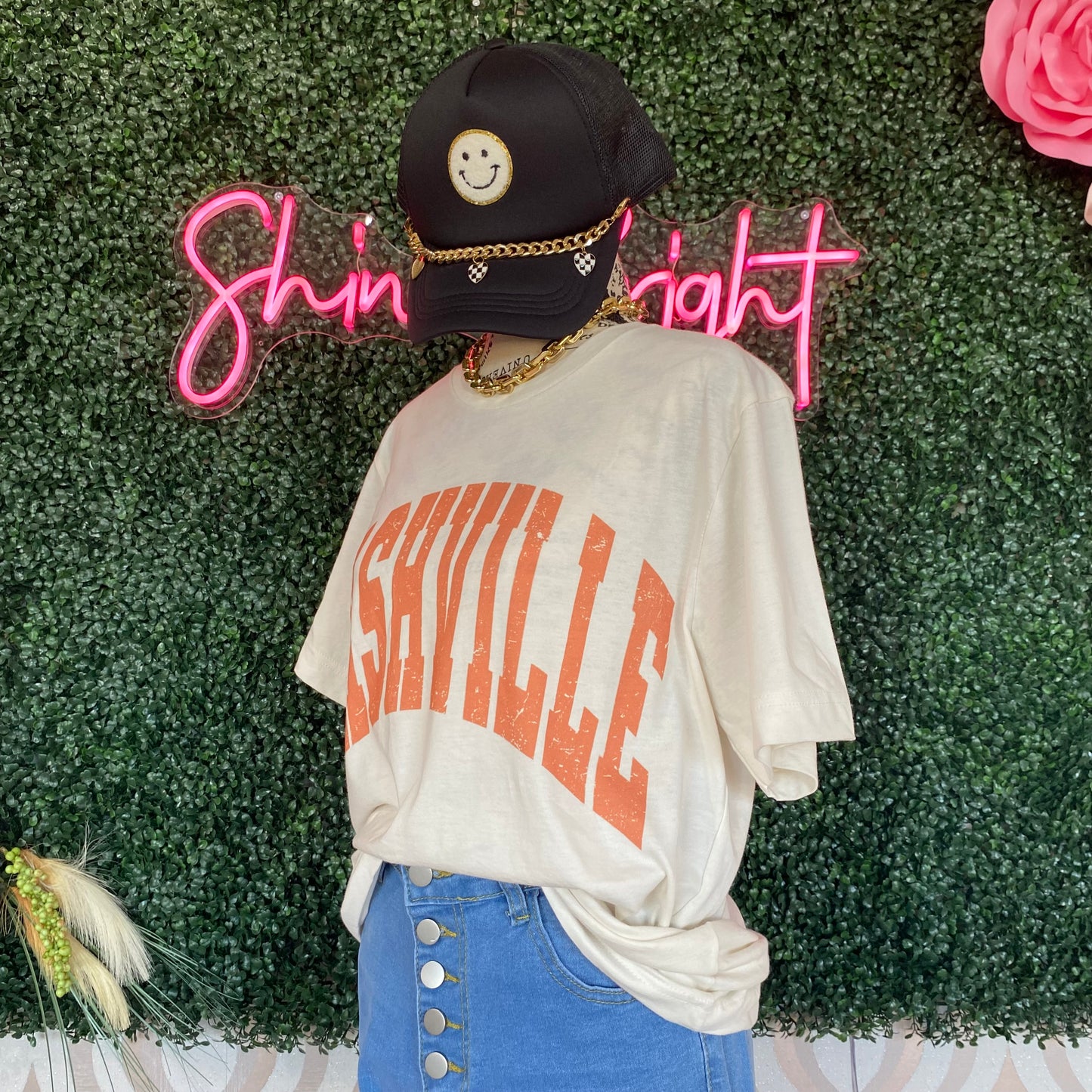 A1297 Vintage White Nashville Tshirt