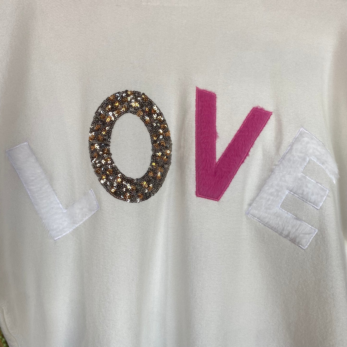 A1268 Off White LOVE Sweater