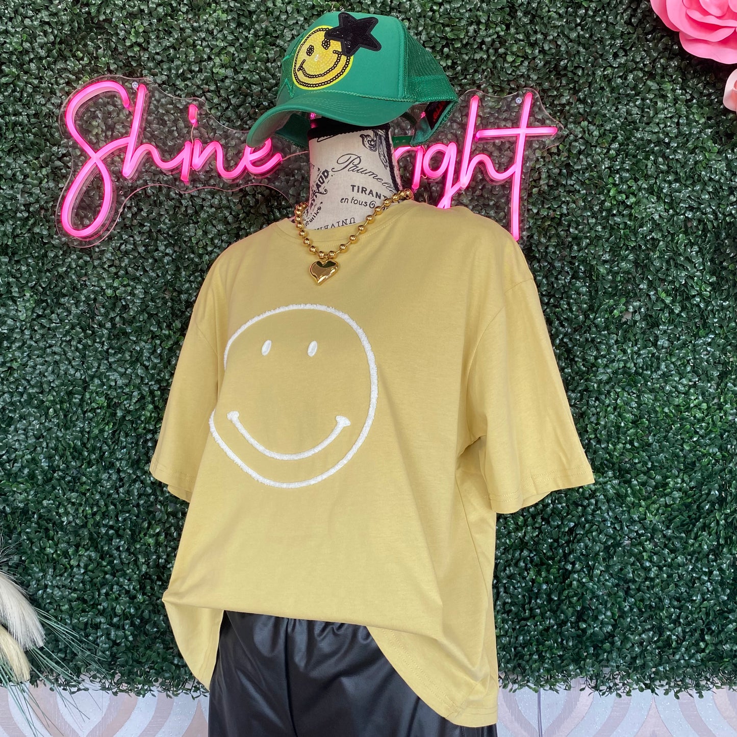 A1008 Smiley Face Tshirt