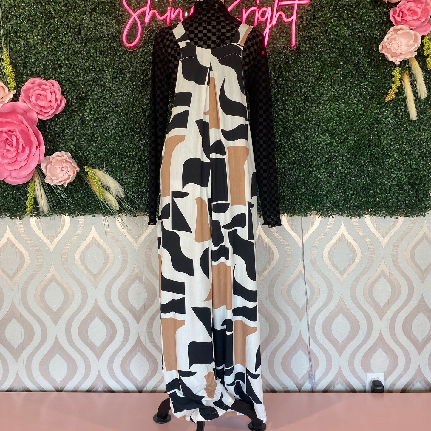 A1347 White abstract overalls