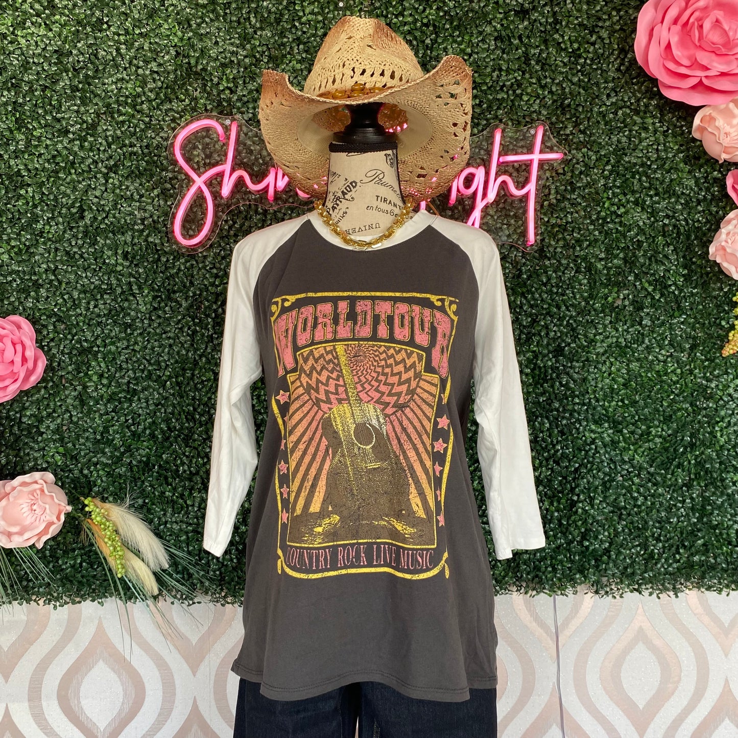 A1366 World tour vintage graphic tee