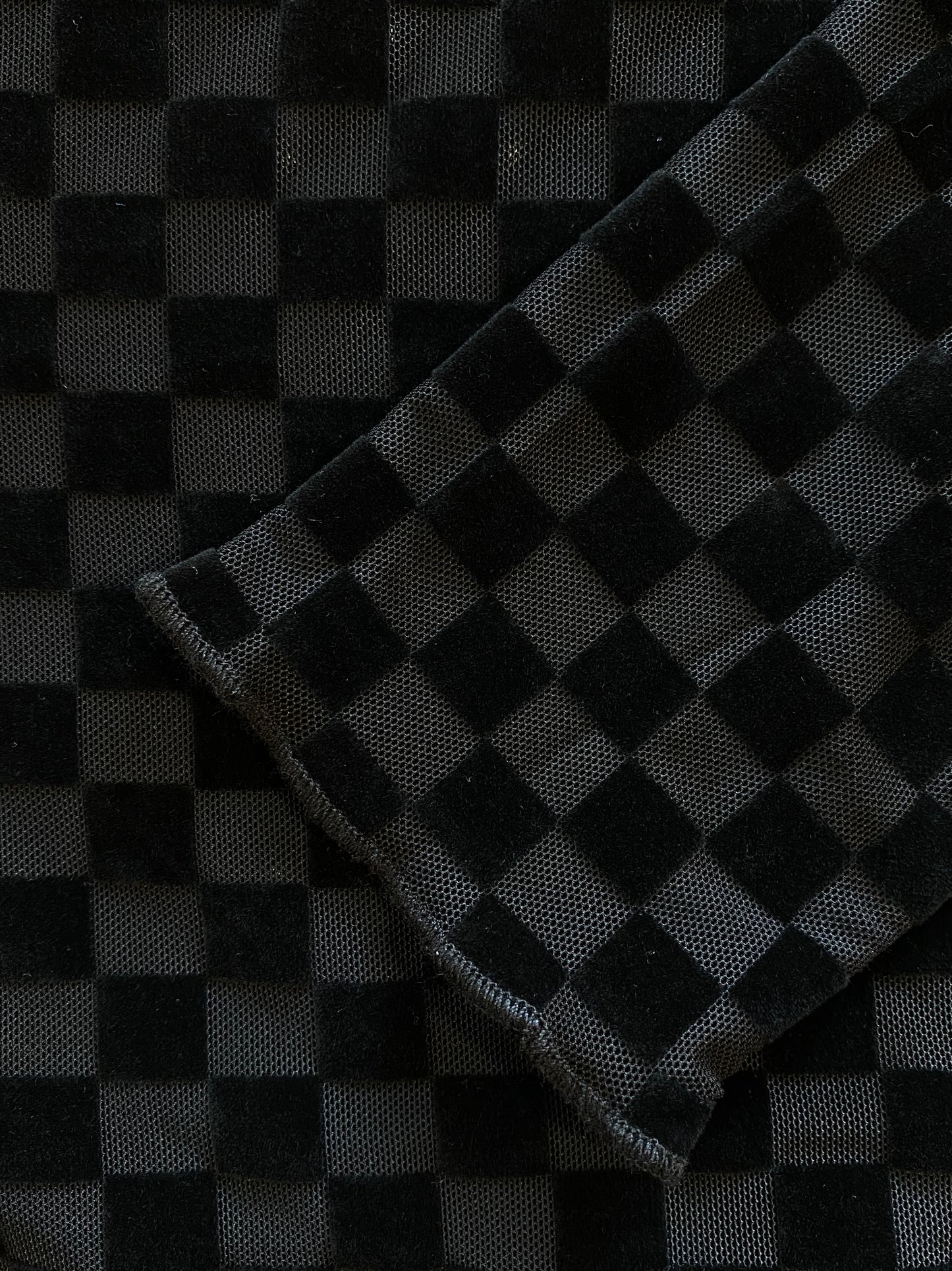 A1352 Black checkered mesh turtleneck
