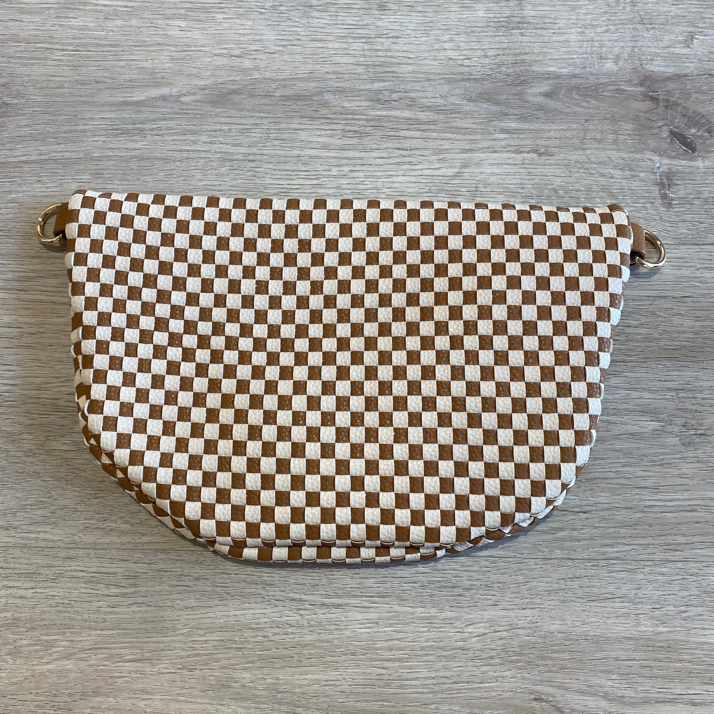 B104 Brown and white checkered woven bag