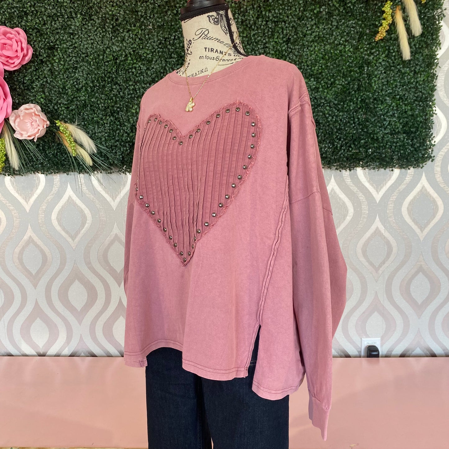 A1361 Pink heart patched pullover