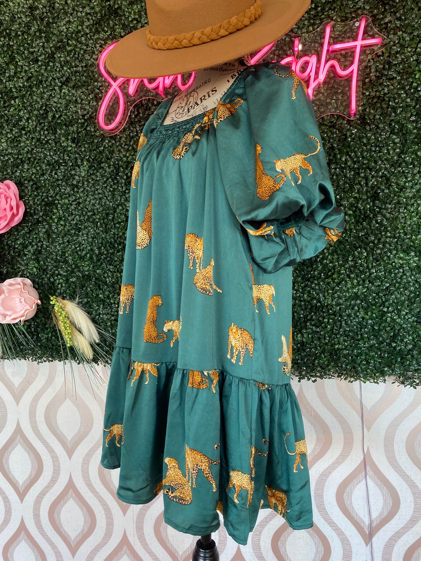 A1340 Puff sleeve emerald green dress