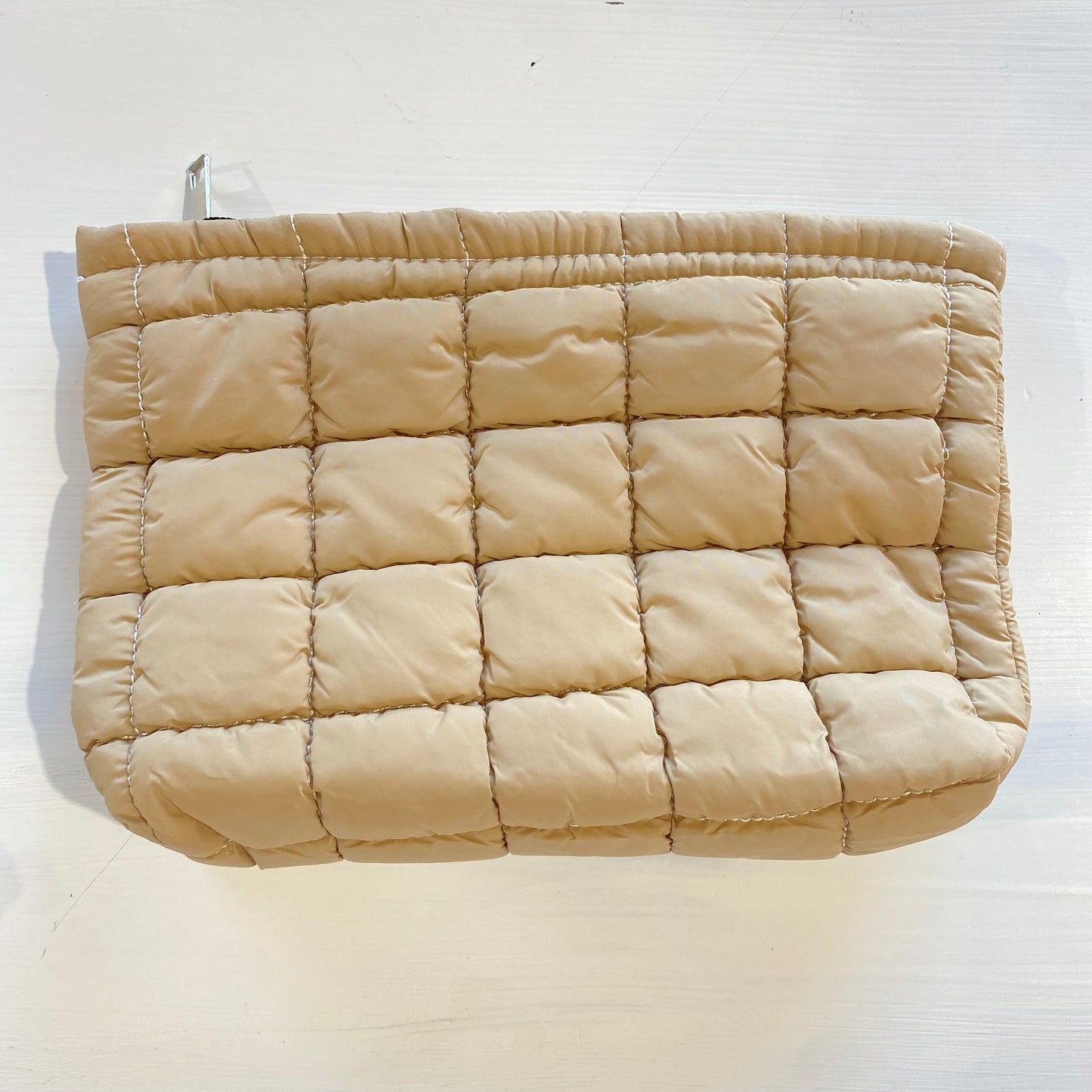 B105 Quilted puffy makeup bag