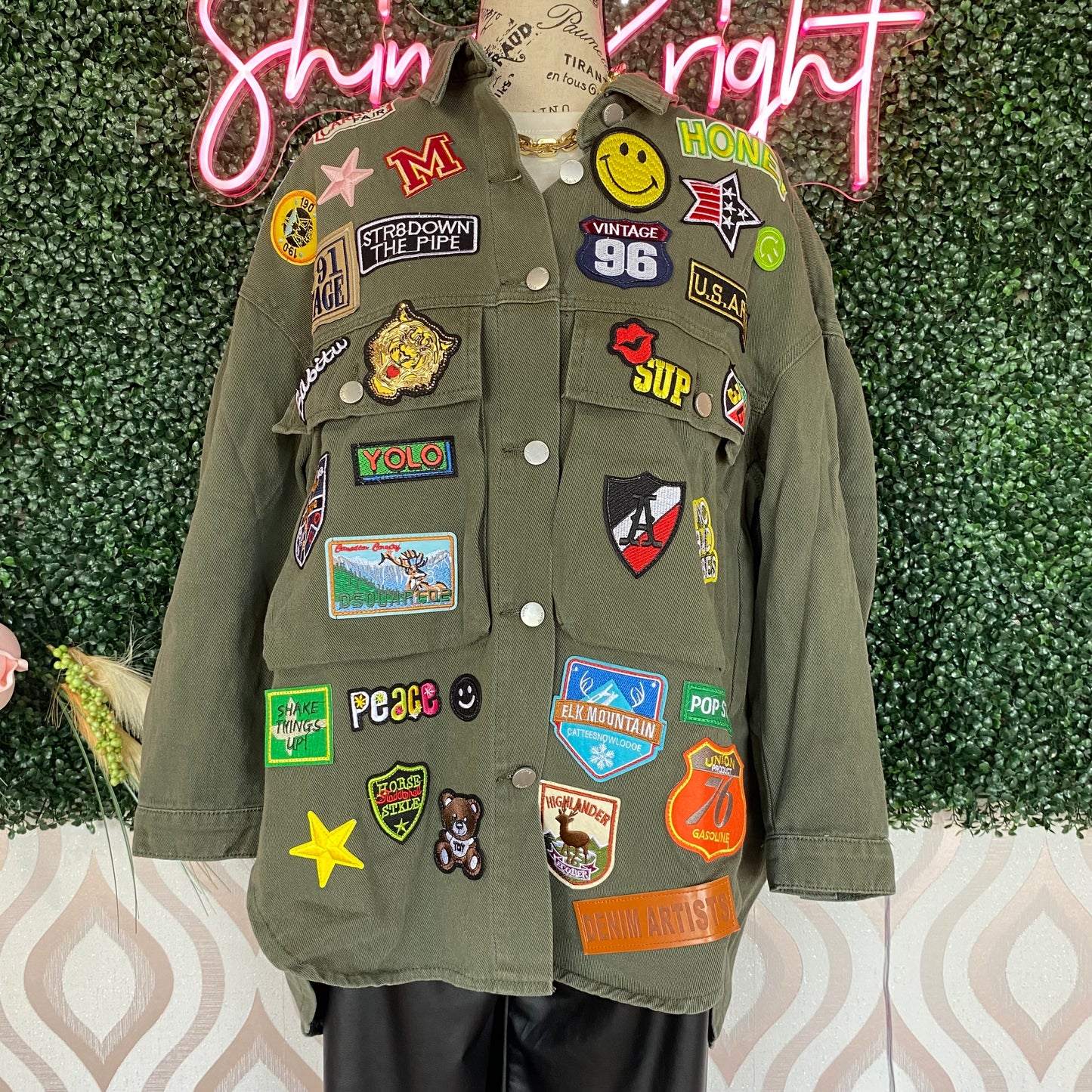 A1364 Army green patched jacket