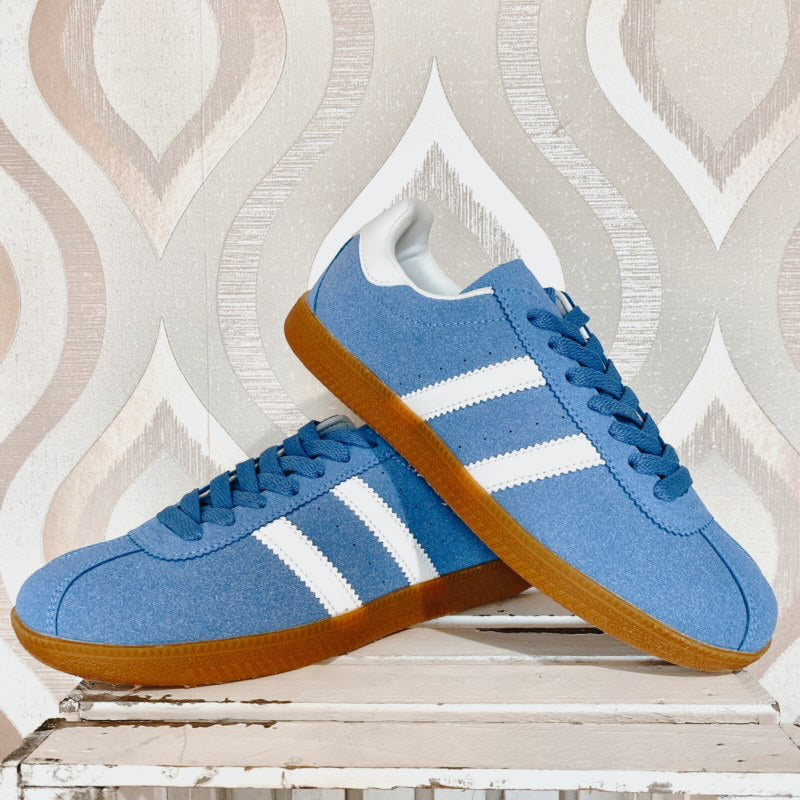 S746 Blue suede sneaker with stripes