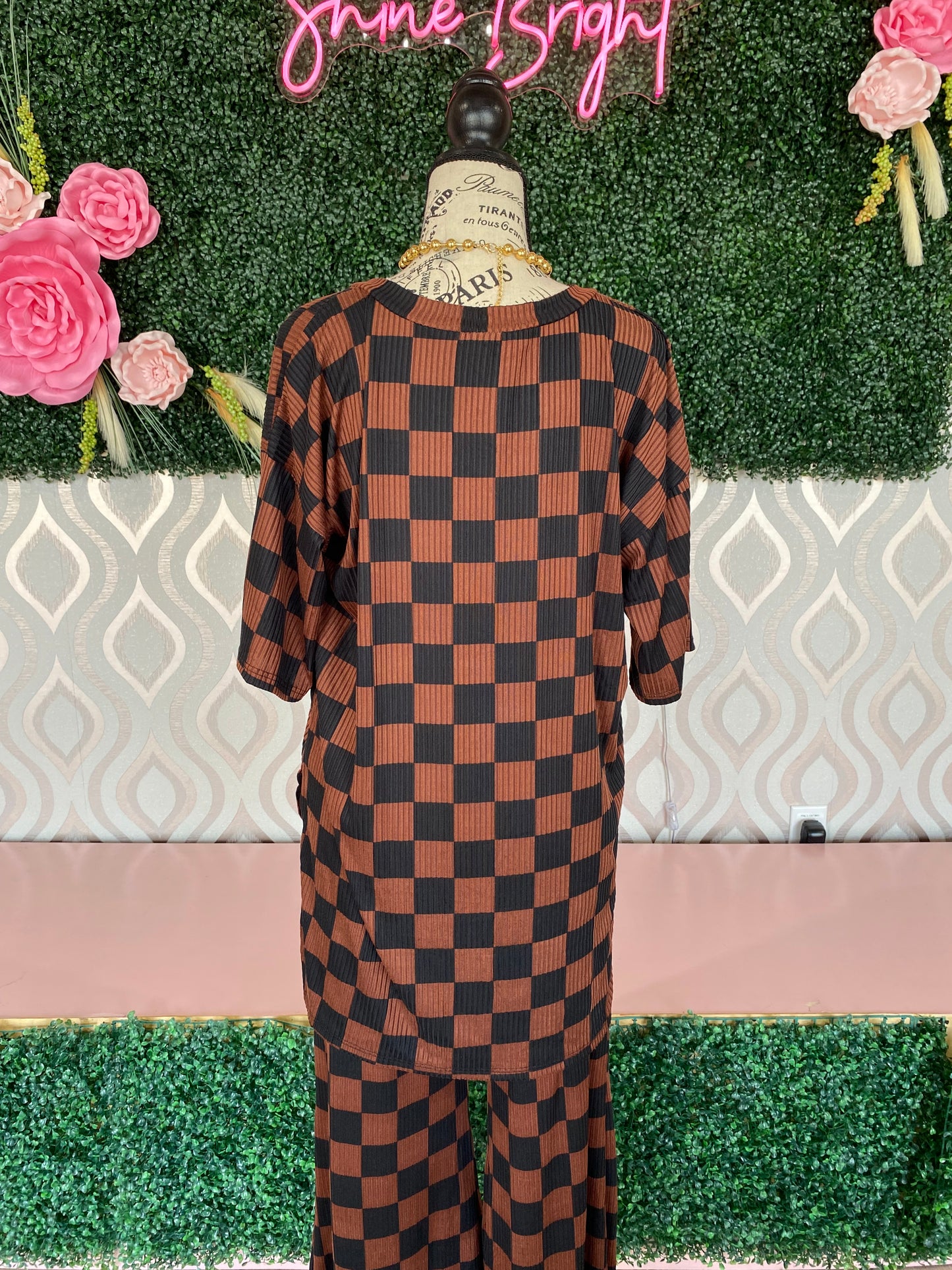 A1353 Black and brown checkered matching set