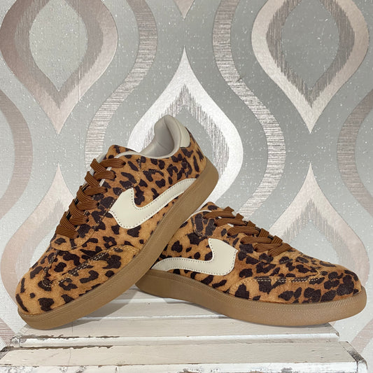 S748 Suede cheetah print sneakers