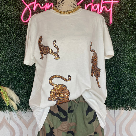 A1190 White Tshirt with Tigers