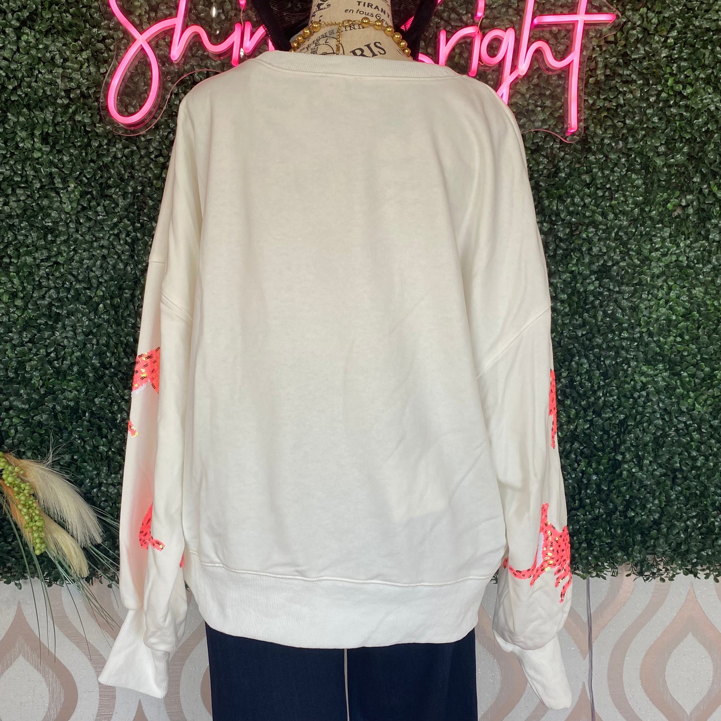 A1278 White Sweatshirt w/Pink Cheetahs