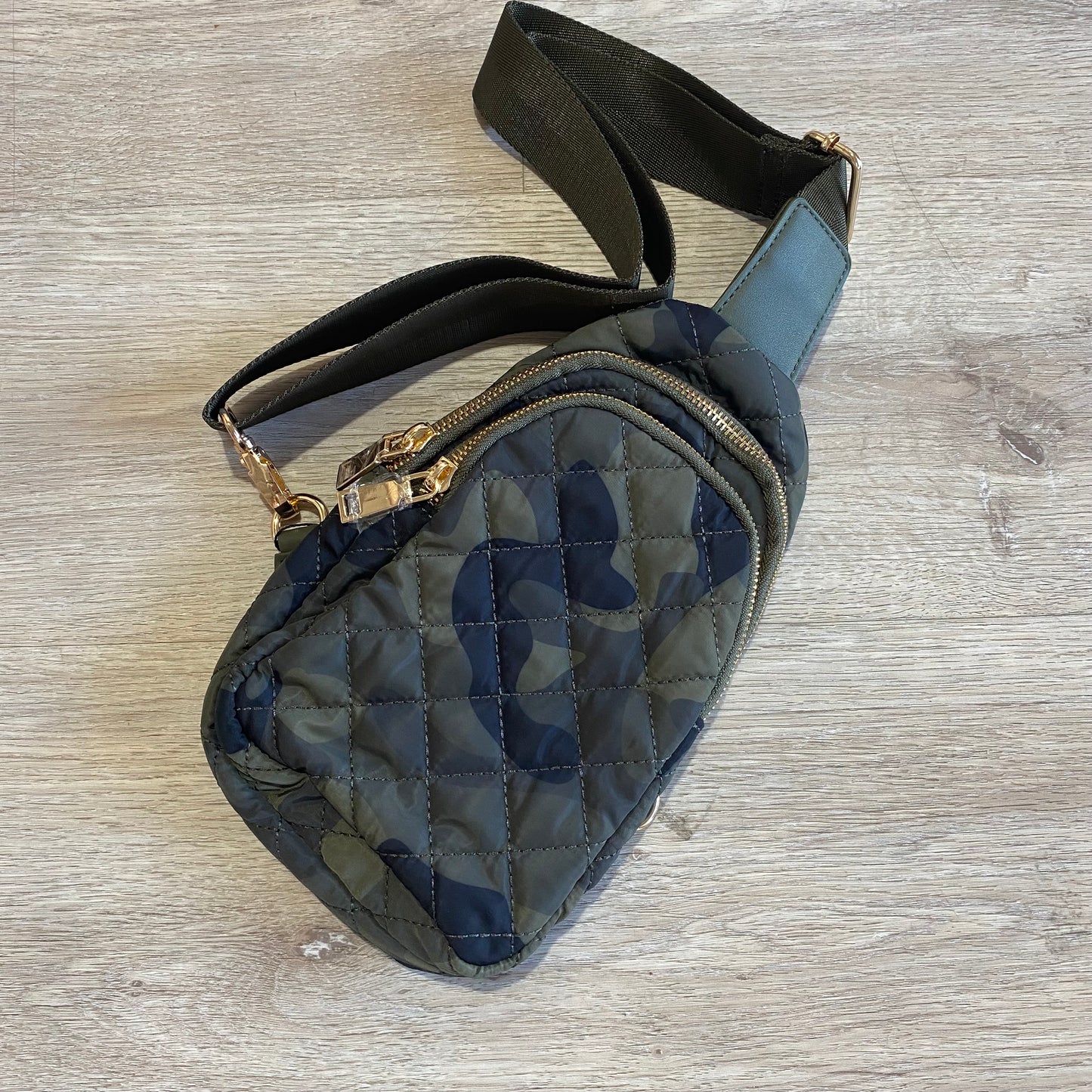 B100 Camo puffer sling bag