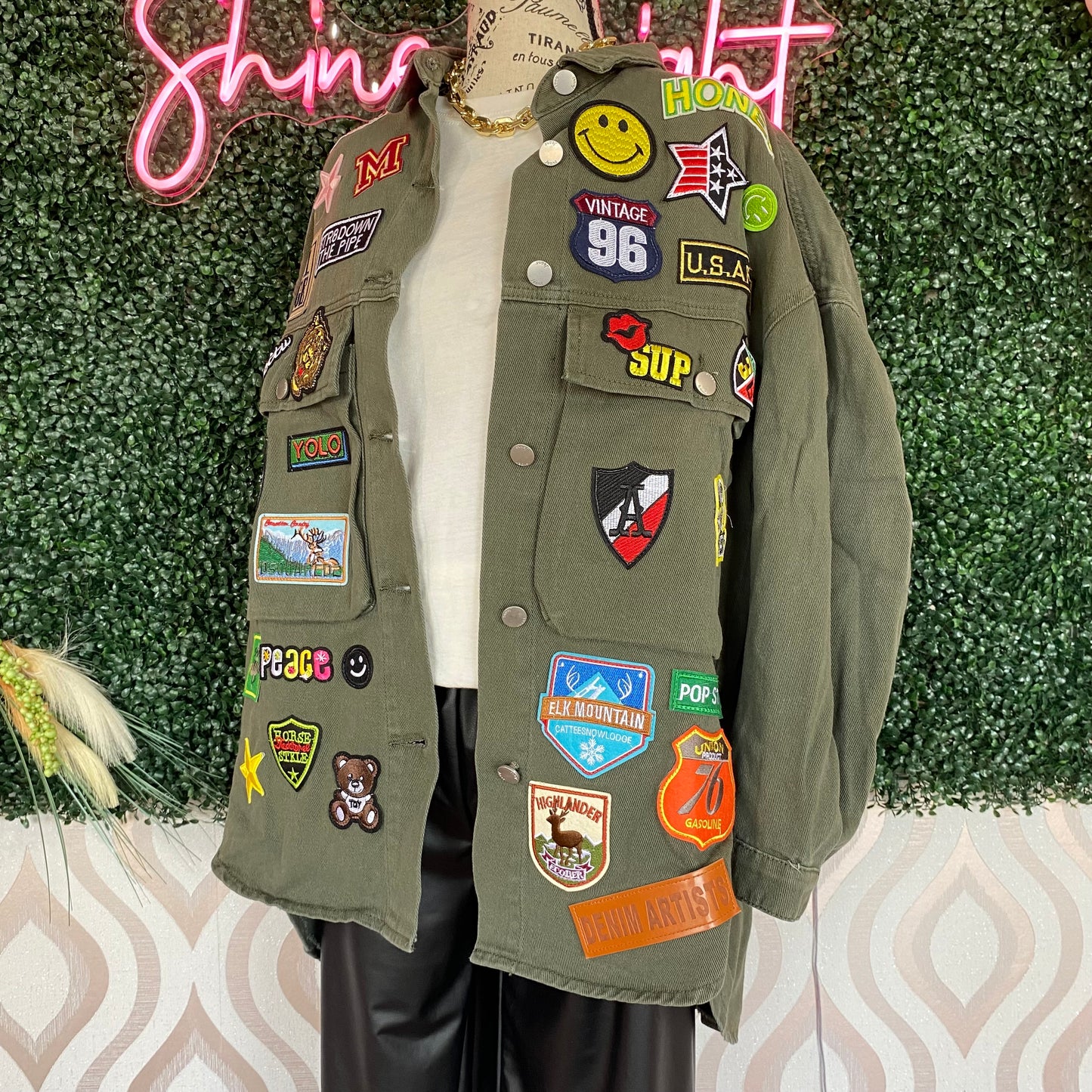 A1364 Army green patched jacket